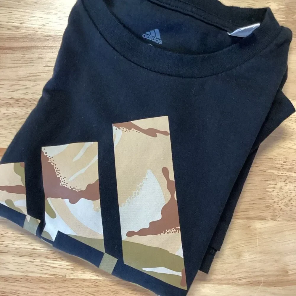 EUC Mens Adidas Camo Short Sleeved Tee -Small